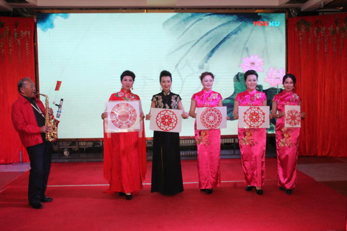 世界华人文化艺术总会新疆区总会举办首届中秋文艺汇演