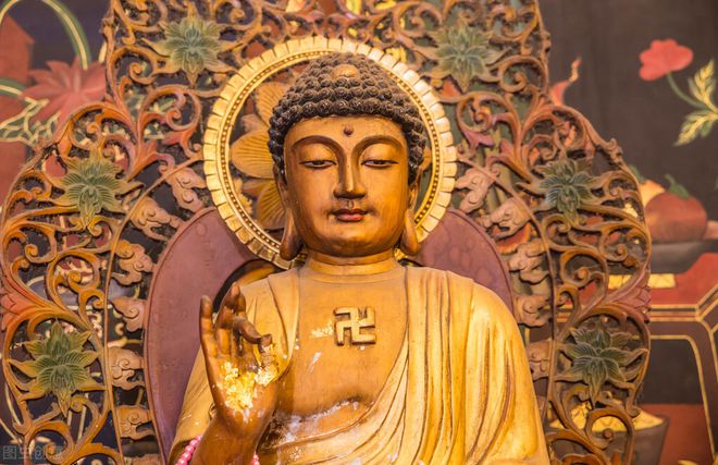 佛教的传入对中国文化产生了非常重大的影响，甚至改变了中国人的思维方式